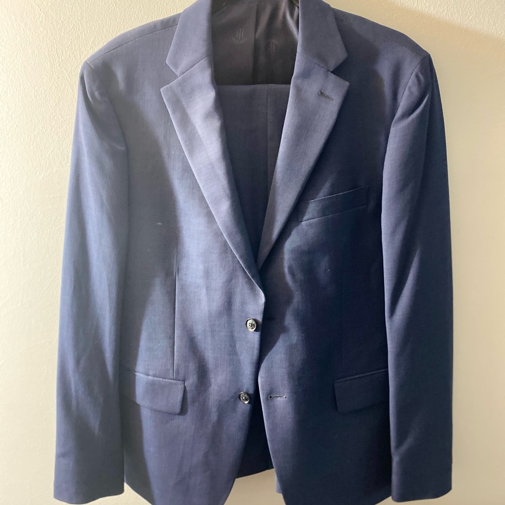Tommy Hilfiger 40R Blue 2 Piece Suit with Modern Fit and Notched Lapels